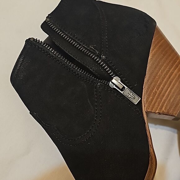 FRYE SUEDE BOOTIES Size 7 - Picture 5 of 9
